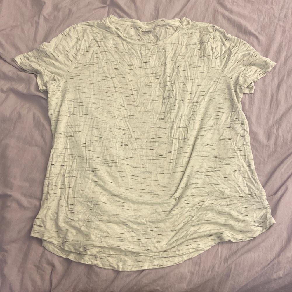 Old Navy t-shirt